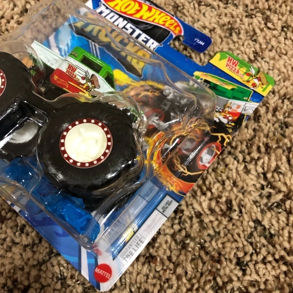 Hot Wheels Monster Trucks - Snack Pack HW Pizza Co. Truck - 1:64 Scale - NEW! - Picture 3 of 6